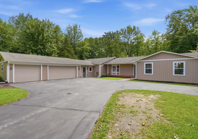 Photo 1 of Single family home for sale at 4493 Clifford Rd, Brighton, MI 48116 | MLS# 81026048416 | Listing updated on 2026-09-17