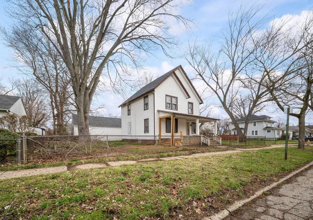 Photo 2 of Single family home for sale at 527 Howard St, Niles, MI 49120 | MLS# 69026048411 | Listing updated on 2026-09-11