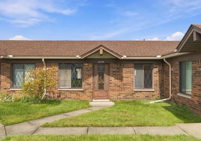 Photo 1 of Condo for sale at 32730 Valley Dr, Warren, MI 48093 | MLS# 20261073401 | Listing updated on 2026-09-12