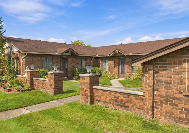 Photo 2 of Condo for sale at 32730 Valley Dr, Warren, MI 48093 | MLS# 20261073401 | Listing updated on 2026-09-12