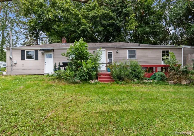 Photo 1 of Single family home for sale at 1054 E Mandeville St, Burton, MI 48529 | MLS# 20261073404 | Listing updated on 2026-09-14