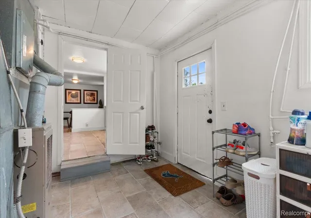 Photo 4 of Single family home for sale at 1054 E Mandeville St, Burton, MI 48529 | MLS# 20261073404 | Listing updated on 2026-09-14