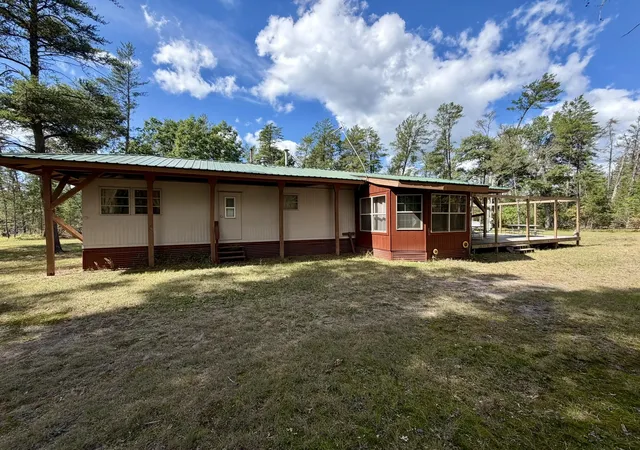 Photo 2 of Single family home for sale at 10797 N Twin Crk Rd, Irons, MI 49644 | MLS# 67026048426 | Listing updated on 2026-09-11