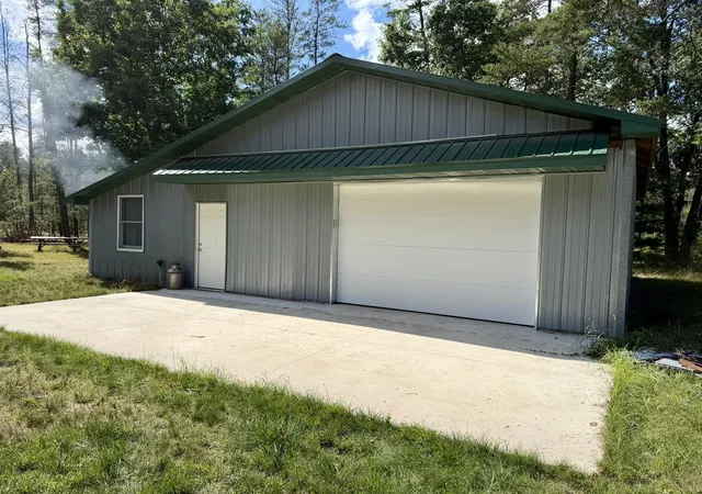 Photo 3 of Single family home for sale at 10797 N Twin Crk Rd, Irons, MI 49644 | MLS# 67026048426 | Listing updated on 2026-09-11