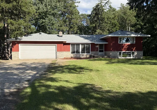Photo 3 of Single family home for sale at 3876 S Dangl Rd, Muskegon, MI 49444 | MLS# 71026048427 | Listing updated on 2026-09-18