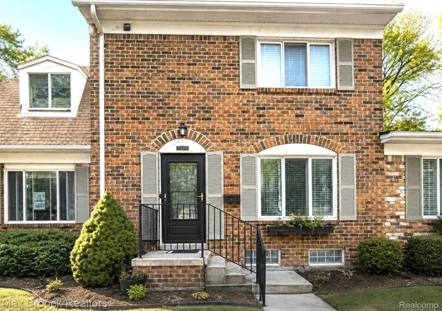 Photo 2 of Condo for sale at 1928 S Wickham W, Royal Oak, MI 48073 | MLS# 20261073417 | Listing updated on 2026-09-14