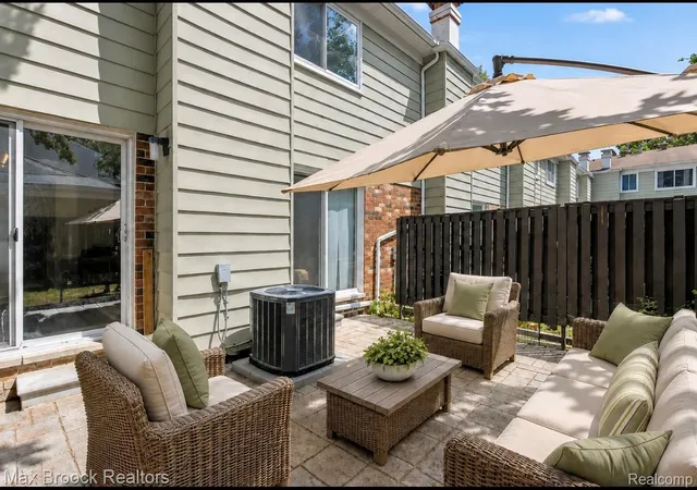 Photo 3 of Condo for sale at 1928 S Wickham W, Royal Oak, MI 48073 | MLS# 20261073417 | Listing updated on 2026-09-14