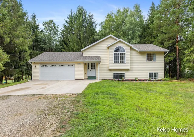 Photo 1 of Single family home for sale at 11574 Linda Ln, Gowen, MI 49326 | MLS# 65026048434 | Listing updated on 2026-09-14