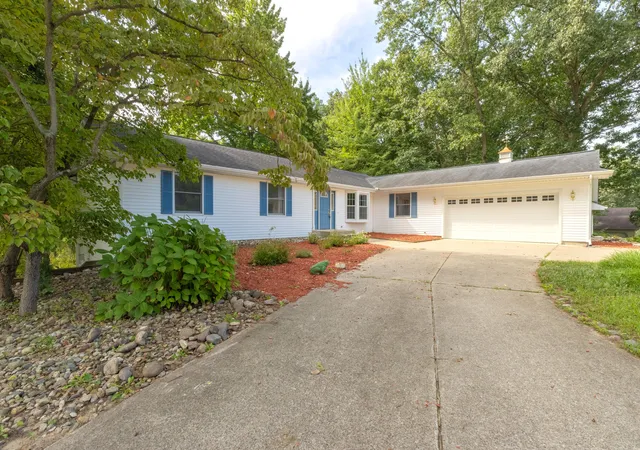 Photo 2 of Single family home for sale at 15593 Shady Ln, Three Rivers, MI 49093 | MLS# 66026048433 | Listing updated on 2026-09-12