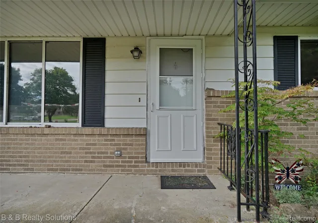 Photo 3 of Single family home for sale at 642 Westchester Dr, Caro, MI 48723 | MLS# 20261073418 | Listing updated on 2026-09-13