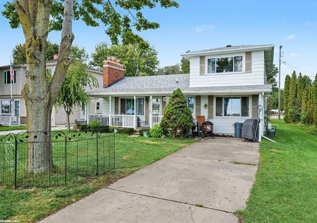 Photo 3 of Single family home for sale at 3280 S Channel Dr, Harsens Island, MI 48028 | MLS# 58050221508 | Listing updated on 2026-09-11