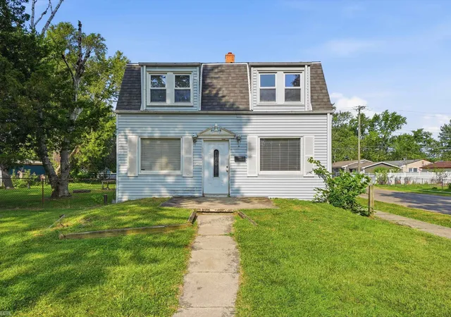 Single family home for sale at 18513 Wakenden St, Redford, MI 48240 | MLS# 58050221510