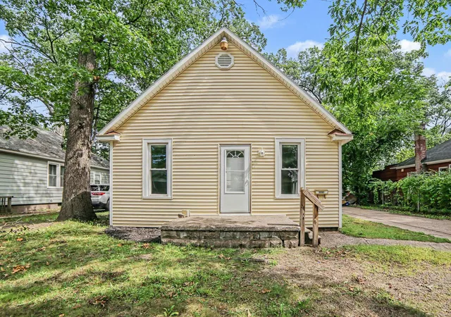 Photo 1 of Single family home for sale at 1876 Leahy St, Muskegon, MI 49442 | MLS# 71026048438 | Listing updated on 2026-09-15