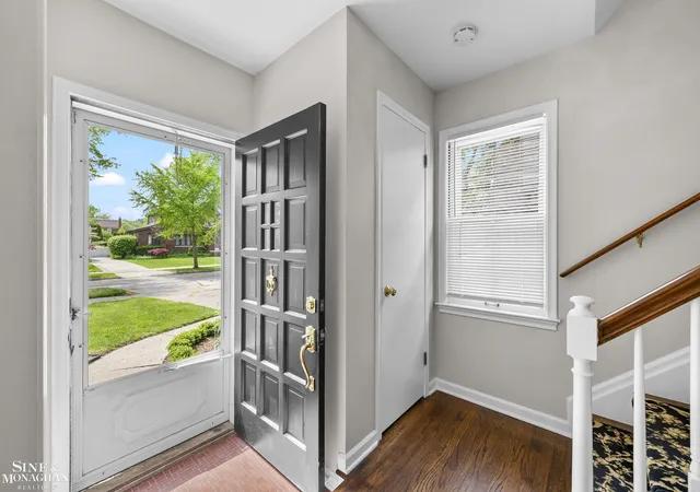Photo 3 of Single family home for sale at 962 Lincoln Rd, Grosse Pointe, MI 48230 | MLS# 58050221513 | Listing updated on 2026-09-12