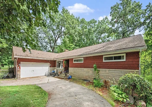 Photo 1 of Sale Pending at 15905 Portage Rd, Vicksburg, MI 49097 | MLS# 68026048443 | Listing updated on 2026-09-17