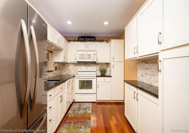 Photo 2 of Condo for sale at 17955 University Park Dr #82, Livonia, MI 48152 | MLS# 20261073443 | Listing updated on 2026-09-20