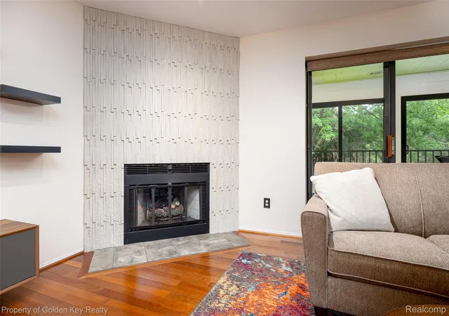 Photo 3 of Condo for sale at 17955 University Park Dr #82, Livonia, MI 48152 | MLS# 20261073443 | Listing updated on 2026-09-20