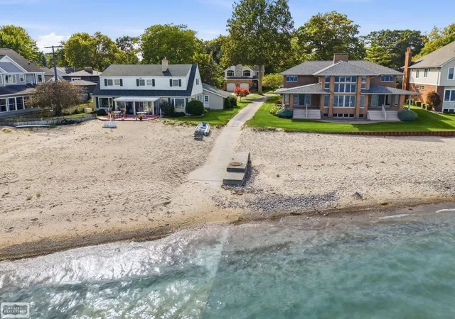 Photo 4 of Single family home for sale at 2983 Sandy Oaks Ln, Fort Gratiot, MI 48059 | MLS# 58050221516 | Listing updated on 2026-09-16