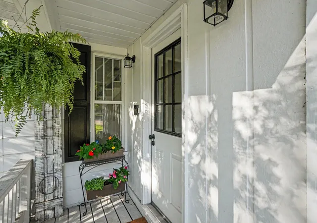 Photo 3 of Single family home for sale at 461 W Lakewood Blvd, Holland, MI 49424 | MLS# 71026048455 | Listing updated on 2026-09-15