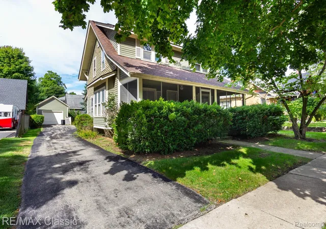 Photo 1 of Single family home for sale at 323 East St, Milford, MI 48381 | MLS# 20261073448 | Listing updated on 2026-09-12
