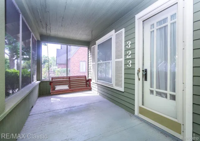 Photo 4 of Single family home for sale at 323 East St, Milford, MI 48381 | MLS# 20261073448 | Listing updated on 2026-09-12