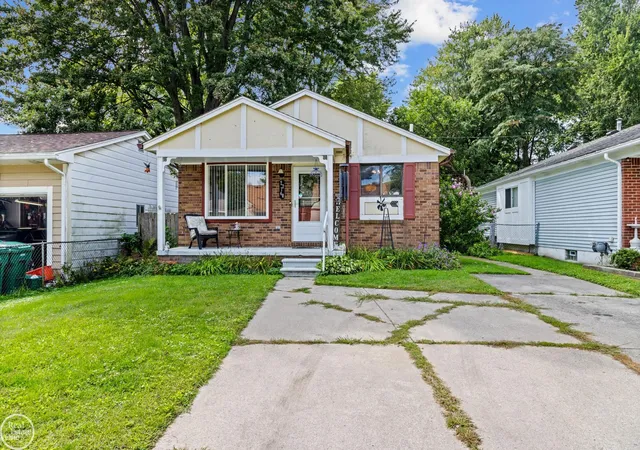 Photo 1 of Single family home for sale at 27748 Moran St, Harrison Township, MI 48045 | MLS# 58050221520 | Listing updated on 2026-09-11