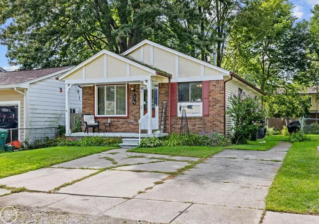 Photo 2 of Single family home for sale at 27748 Moran St, Harrison Township, MI 48045 | MLS# 58050221520 | Listing updated on 2026-09-11