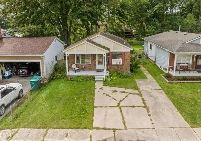 Photo 3 of Single family home for sale at 27748 Moran St, Harrison Township, MI 48045 | MLS# 58050221520 | Listing updated on 2026-09-11