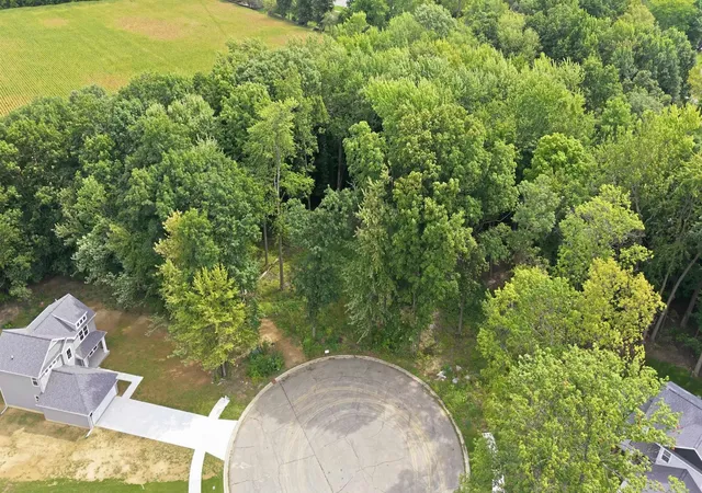 Photo 1 of Single family home for sale at 565 W Wildwood Dr, Owosso Charter Township Shiawassee, MI 48867 | MLS# 79080073444 | Listing updated on 2026-09-14