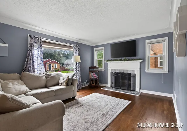 Photo 2 of Single family home for sale at 1548 Rossman Ave Se, Grand Rapids, MI 49507 | MLS# 65026048461 | Listing updated on 2026-10-08
