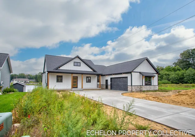 Photo 3 of Single family home for sale at 4649 Hidden Ridge Dr, Hudsonville, MI 49426 | MLS# 71026048462 | Listing updated on 2026-09-15