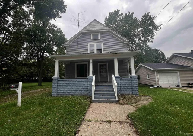 Single family home for sale at 135 N Mckenzie St, Adrian, MI 49221 | MLS# 56050221526