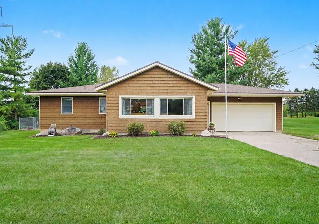 Photo 3 of Single family home for sale at 927 Lincoln St, Grand Rapids, MI 49534 | MLS# 65026048468 | Listing updated on 2026-09-18