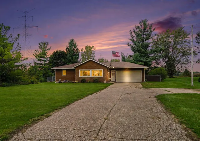 Photo 3 of Single family home for sale at 927 Lincoln St, Grand Rapids, MI 49534 | MLS# 65026048468 | Listing updated on 2026-09-18