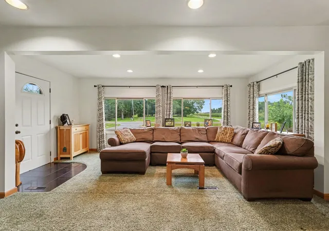 Photo 4 of Single family home for sale at 927 Lincoln St, Grand Rapids, MI 49534 | MLS# 65026048468 | Listing updated on 2026-09-18