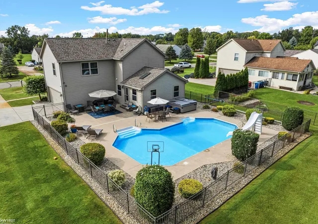 Photo 2 of Single family home for sale at 5460 Deer Trl, Linden, MI 48451 | MLS# 5050221528 | Listing updated on 2026-09-15