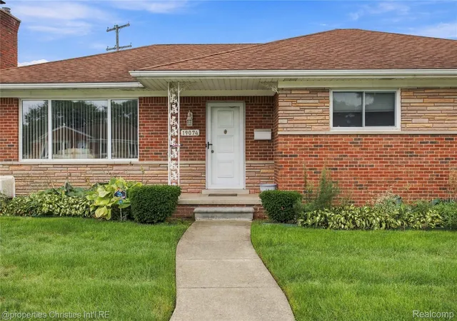Photo 2 of Single family home for sale at 19074 Norton Ave, Eastpointe, MI 48021 | MLS# 20261073483 | Listing updated on 2026-09-16