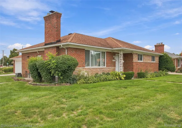 Photo 3 of Single family home for sale at 19074 Norton Ave, Eastpointe, MI 48021 | MLS# 20261073483 | Listing updated on 2026-09-16