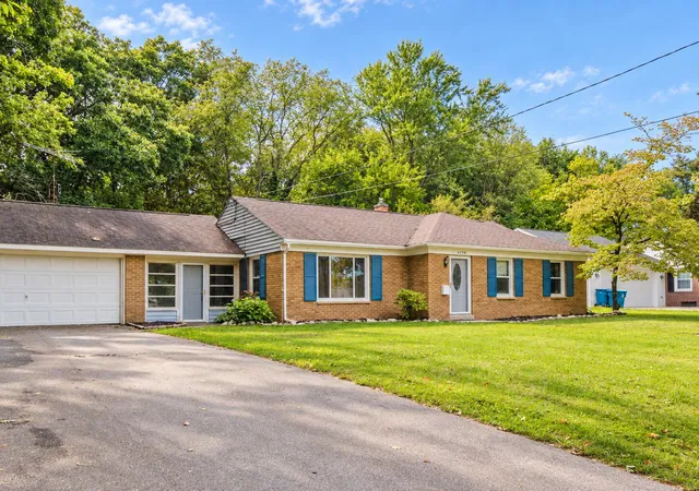Photo 2 of Single family home for sale at 4250 Pembrook St, Kalamazoo, MI 49008 | MLS# 66026048476 | Listing updated on 2026-09-17