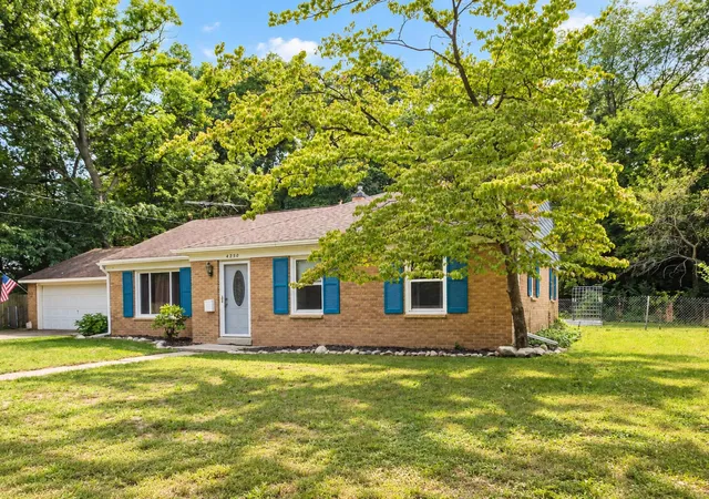 Photo 3 of Single family home for sale at 4250 Pembrook St, Kalamazoo, MI 49008 | MLS# 66026048476 | Listing updated on 2026-09-17