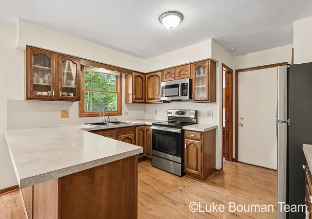 Photo 3 of Single family home for sale at 17521 Whippoorwill Dr, Grand Haven, MI 49417 | MLS# 71026048484 | Listing updated on 2026-09-13