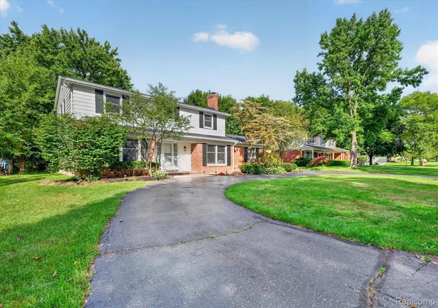 Photo 2 of Single family home for sale at 29653 Clb House Ln, Farmington Hills, MI 48334 | MLS# 20261073500 | Listing updated on 2026-09-12