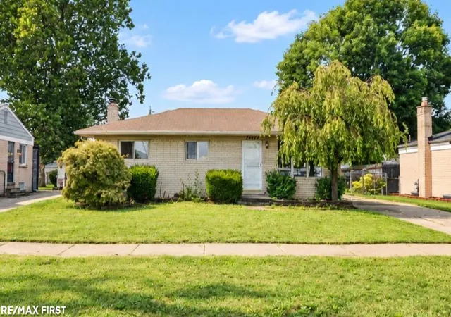 Photo 1 of Single family home for sale at 35247 Kelly Rd, Clinton Township, MI 48035 | MLS# 58050221533 | Listing updated on 2026-09-11