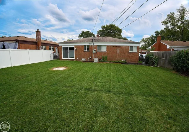 Photo 4 of Single family home for sale at 13037 Champaign Ave, Warren, MI 48089 | MLS# 58050221539 | Listing updated on 2026-09-18