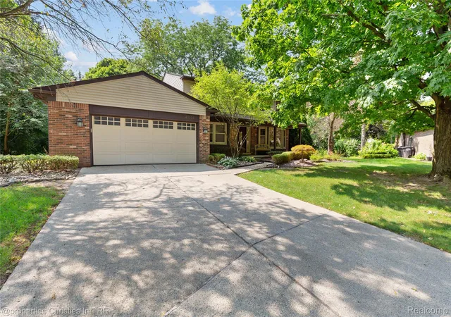 Photo 1 of Single family home for sale at 41101 Croydon Ct, Northville, MI 48168 | MLS# 20261073517 | Listing updated on 2026-09-12