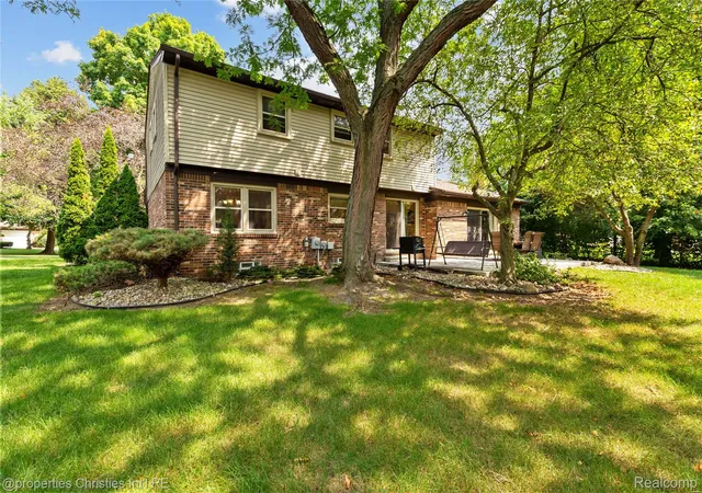 Photo 2 of Single family home for sale at 41101 Croydon Ct, Northville, MI 48168 | MLS# 20261073517 | Listing updated on 2026-09-12