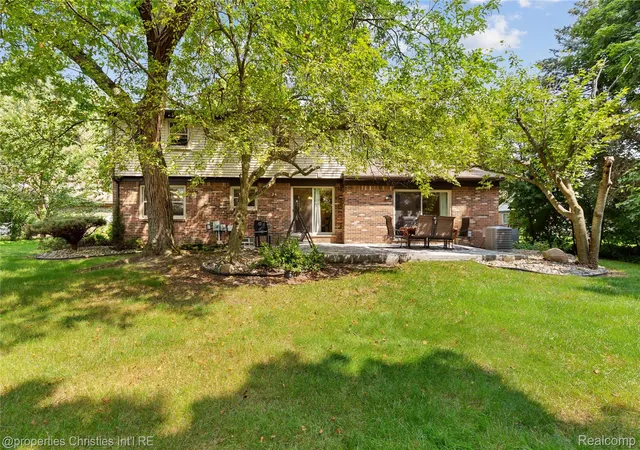 Photo 4 of Single family home for sale at 41101 Croydon Ct, Northville, MI 48168 | MLS# 20261073517 | Listing updated on 2026-09-12
