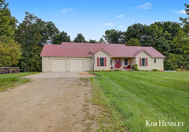 Photo 3 of Single family home for sale at 9177 W 112th Street, Bridgeton Township Newaygo, MI 49457 | MLS# 65026048503 | Listing updated on 2026-09-18