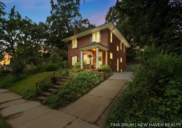 Photo 2 of Single family home for sale at 1227 Se Colorado Ave, Grand Rapids, MI 49506 | MLS# 65026048502 | Listing updated on 2026-09-13