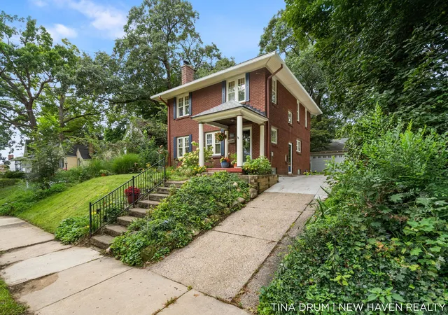Photo 2 of Single family home for sale at 1227 SE Colorado Ave, Grand Rapids, MI 49506 | MLS# 65026048502 | Listing updated on 2026-09-13